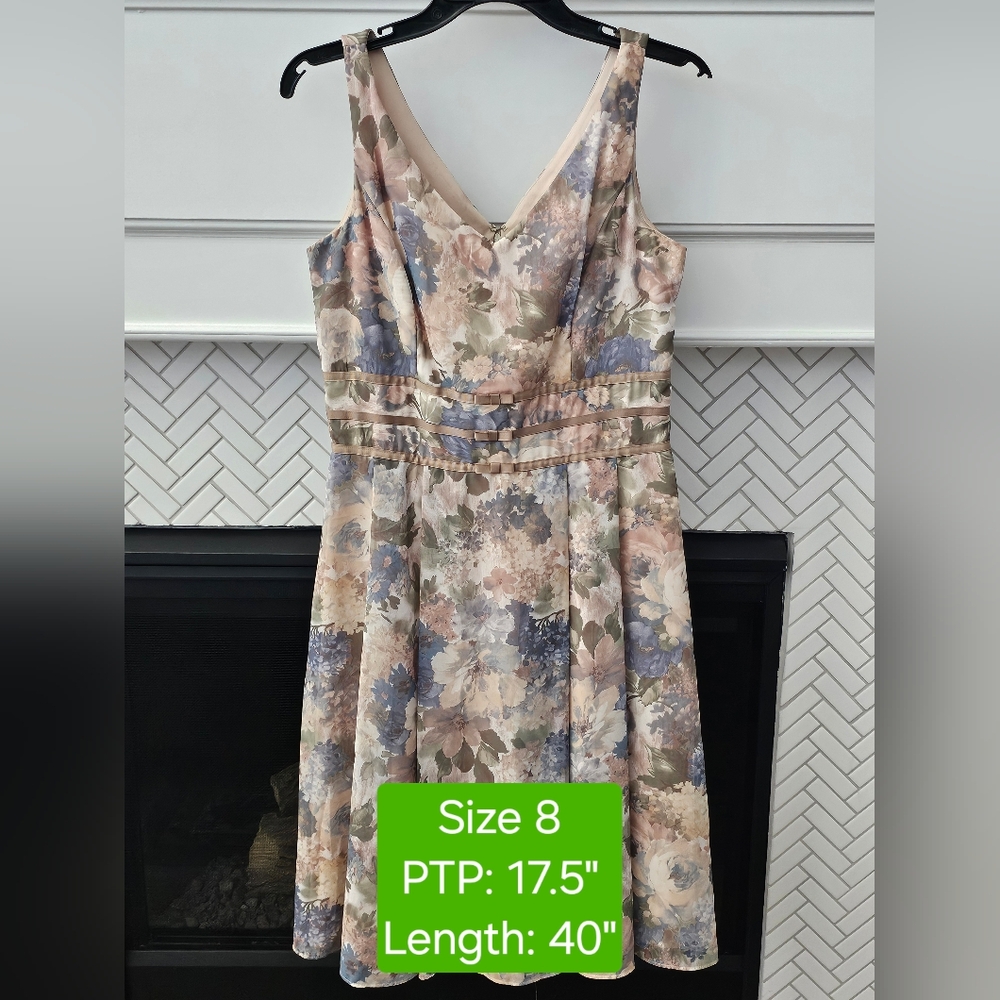 Scarlett Sleeveless Lined Floral Dress, EUC, Size 8